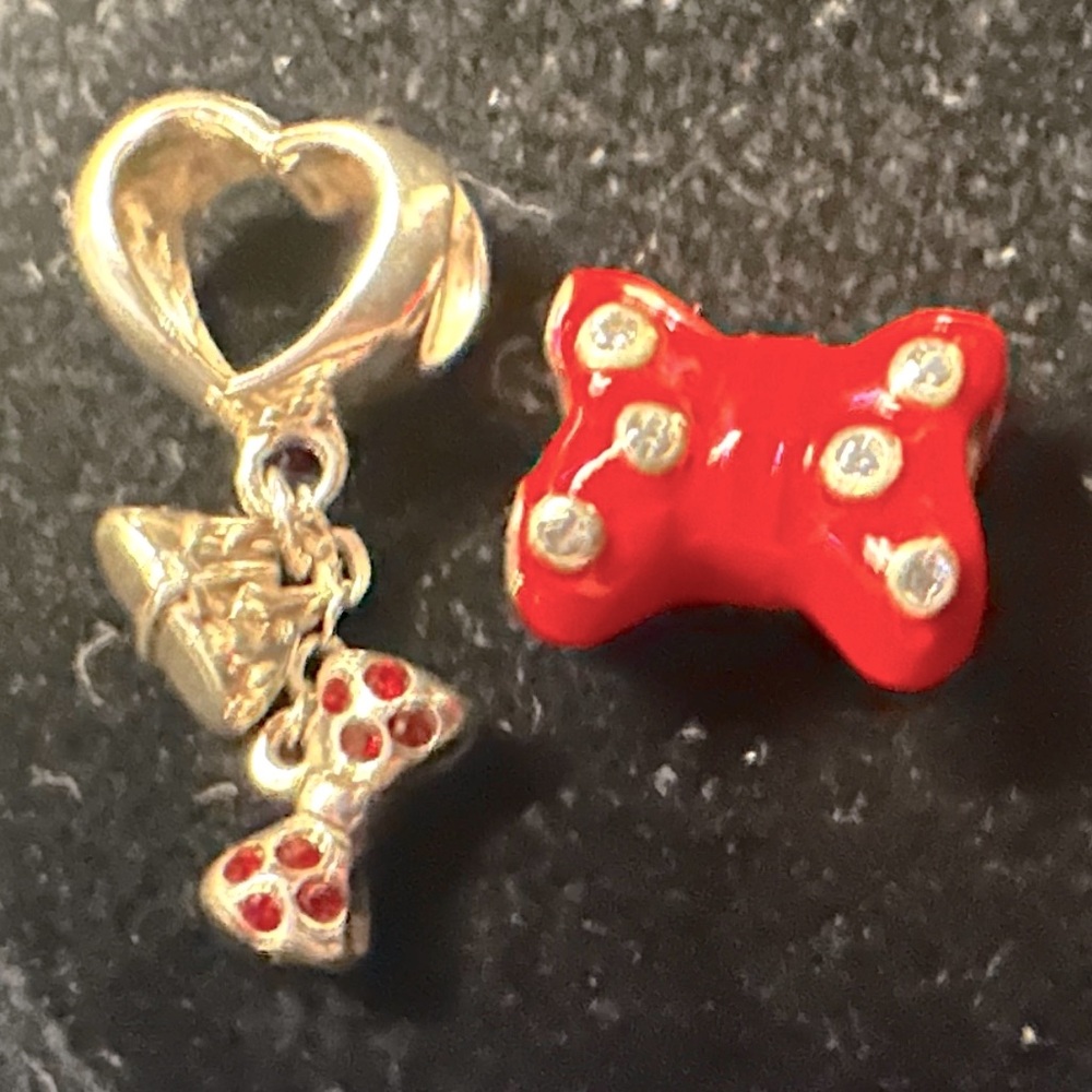 2 Disney Chamilia Charms - Minnie’s Red Bow & Heart with Minnie’s bow & purse